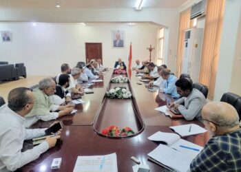 شمسان يناقش مع الأحزاب والمكونات السياسية عدد من القضايا العامة بتعز