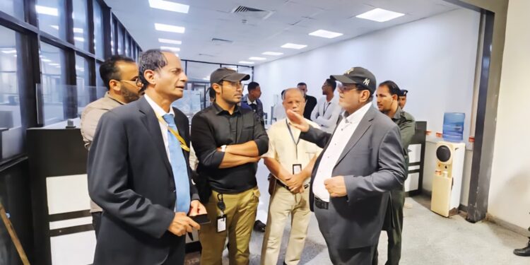 بن نهيده  يطّلع على سير العمل   بمطار الريان الدولي