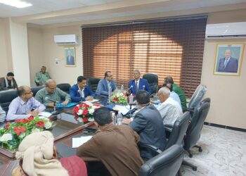 محافظ لحج يناقش مشاريع البرنامج الاستثماري للنصف الاول من العام الحالي