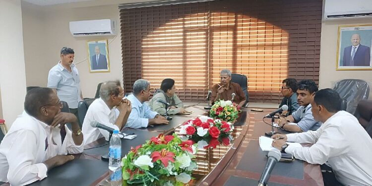 محافظ لحج يؤكد على أهمية الرسالة السامية للأغنية اللَّحجية