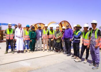 هشلة يطلع على تنفيذ مشروع محطة الطاقة الشمسية في شبوة