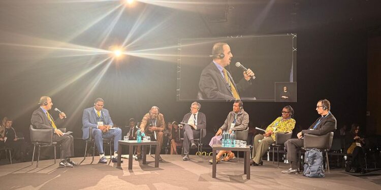 الإرياني يدعو للإفراج عن موظفي (اليونسكو) المحتجزين لدى المليشيا