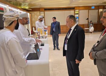 الاشول يزور المعرض الخليجي الصناعي ويطّلع على أبرز الابتكارات
