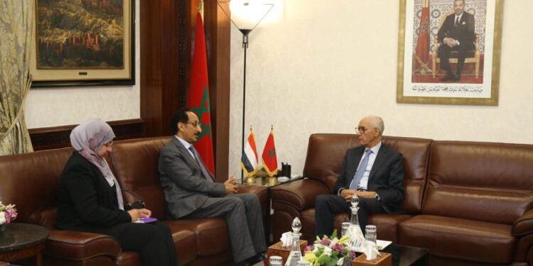السفير الأصبحي يبحث مع رئيس مجلس النواب المغربي تعزيز التعاون البرلماني