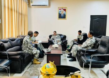 وكيل   خفر السواحل يبحث مع الملحق الفرنسي   التعاون في مجال الأمن البحري