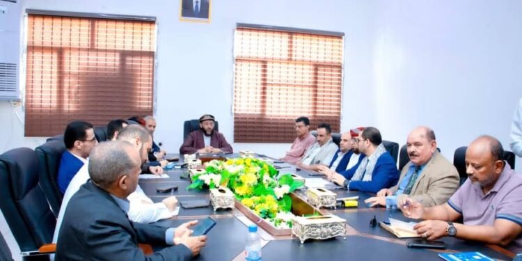 وزير الأوقاف يناقش اخر الترتيبات والاستعدادات لموسم حج