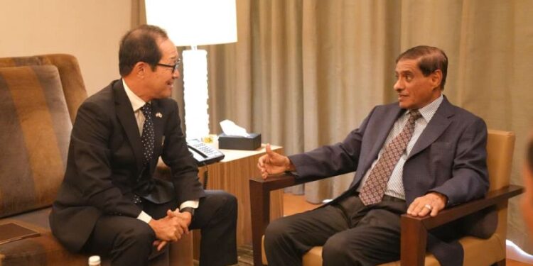 البحسني يبحث مع السفير الياباني تعزيز التعاون الثنائي ودعم جهود السلام