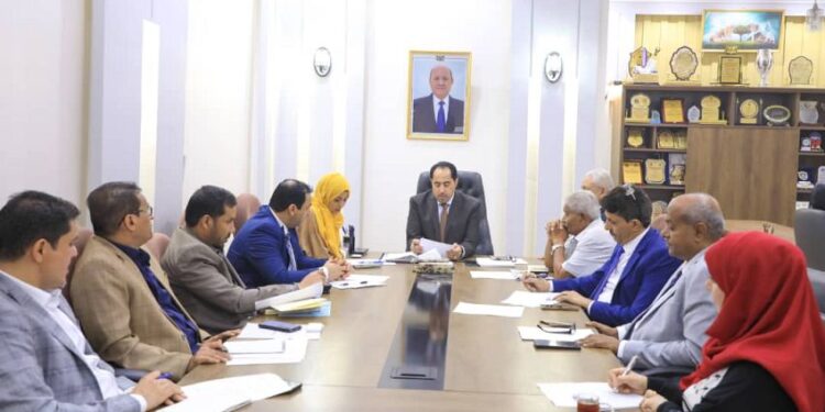 البكري يناقش ما تم تنفيذه في خطة الـ100 يوم