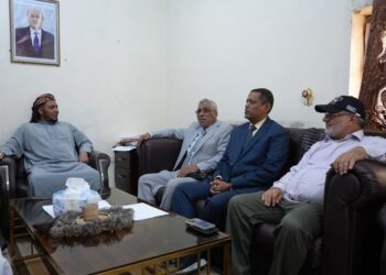 اجتماع يناقش ترتيبات افتتاح قسم السياحة وإدارة الفنادق بجامعة سقطرى