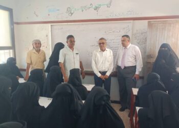وكيل وزارة  التعليم يتفقد مدارس مديريات الخوخة وحيس  بالحديده
