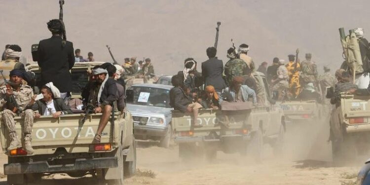 الحوثي يدفع بتعزيزات قرب خطوط التماس جنوب الحديدة