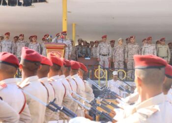 وزير الدفاع يقوم بزيارة تفقدية الى الكلية الحربية