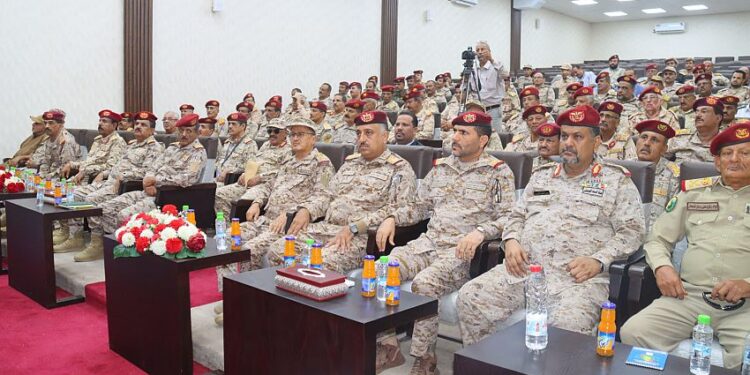 وزير الدفاع يشهد تدشين البطاقة الإلكترونية للهيئات والدوائر والمنطقة العسكرية الرابعة