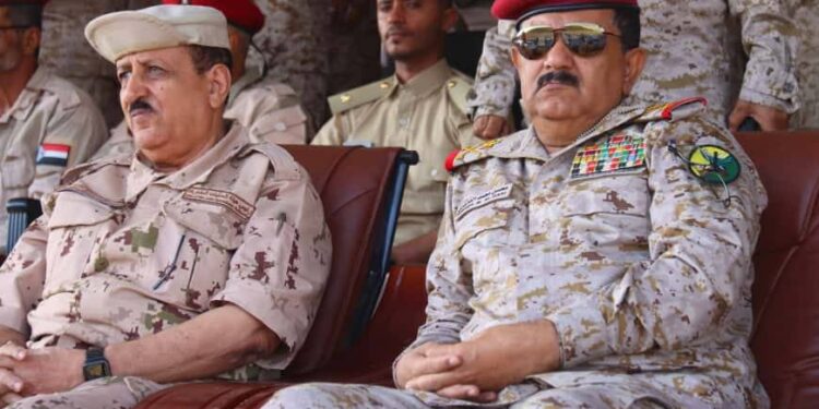 وزير الدفاع يشيد بجاهزية اللواء الخامس دعم وإسناد