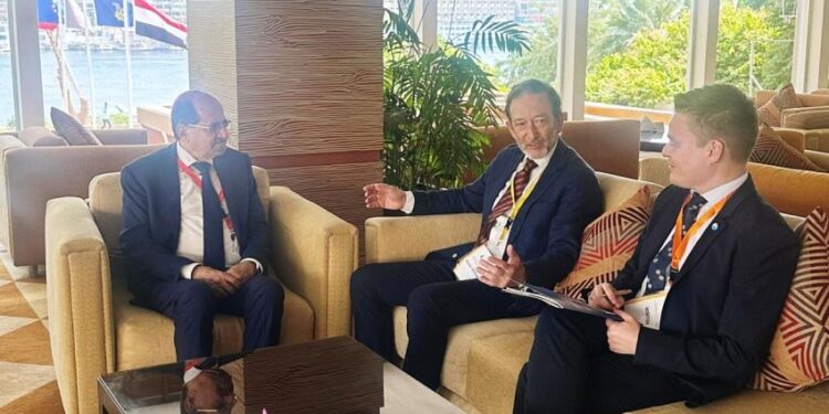 وزير الخارجية يبحث مع المبعوث الالماني  تطور الاووضاع في اليمن