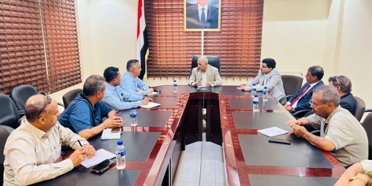 الشرجبي يبحث مع البرنامج العالمي للجريمة البحرية دعم جهود حماية البيئة