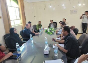 محافظ الضالع يناقش مع  هيئة الإغاثة وجمعية رعاية الأسرة التدخلات الإنسانية والتنموية