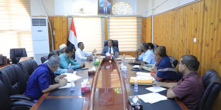 العامري يوجه ببناء صفوف إضافية بمدرسة الواسطة بتريم