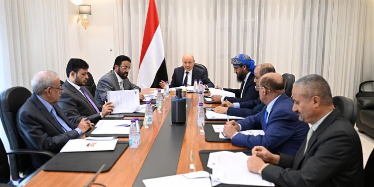 مجلس القيادة يطلب  تشديد الرقابة على المنافذ البرية والبحرية والجوية