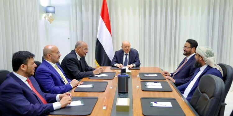 مجلس القيادة يؤكد التزامه الكامل بمبدأ الشراكة في ضوء مرجعيات المرحلة الانتقالية