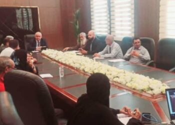 الوالي يجتمع مع مدراء مكاتب الخدمة المدنية والتأمينات في المحافظات المحررة