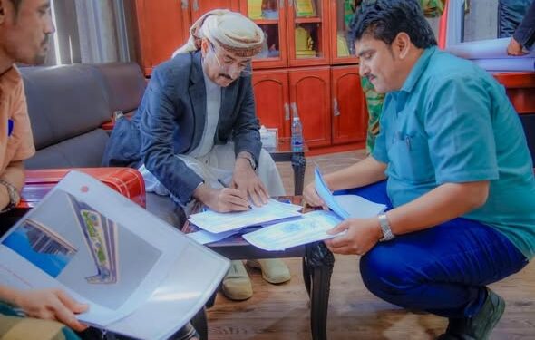 محافظ شبوه  يصادق على مخطط توسعة  المدينة الطبية بعتق