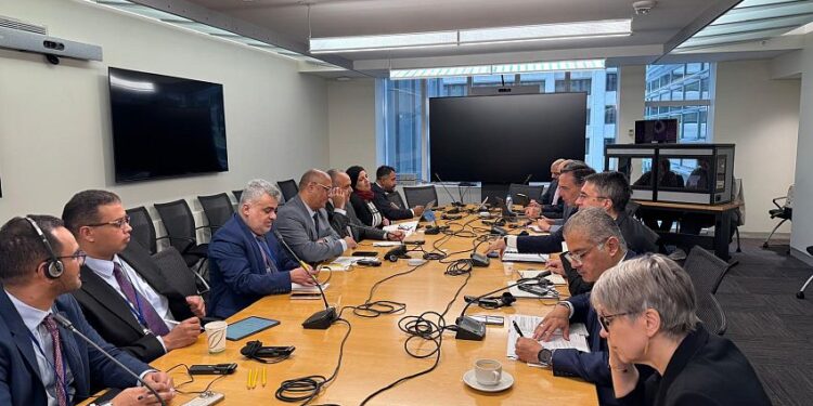 باذيب يبحث مع  مؤسسة التمويل الدولية تعزيز الاستثمارات الخاصة في اليمن