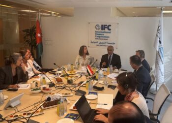 باذيب يستعرض أمام شركاء اليمن إنجازات  الإصلاحات الاقتصادية