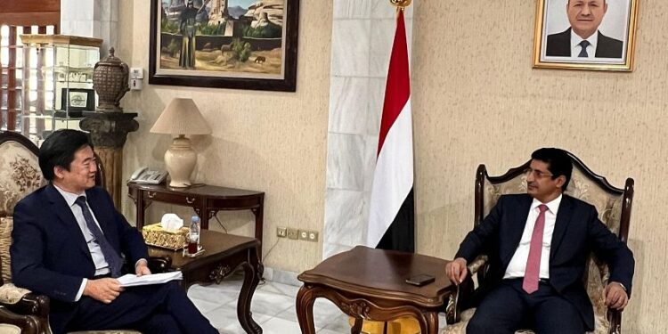 بجاش يبحث مع القائم بالاعمال  الصيني التعاون الثقافي والتعليمي