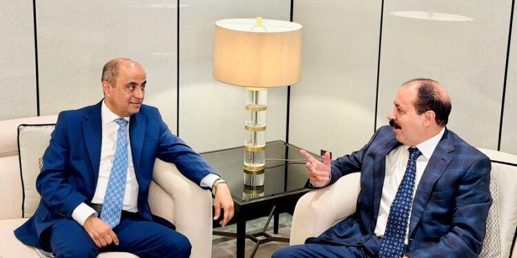 رئيس الوزراء يناقش تداعيات العقوبات الأمريكية على  شركة كمران