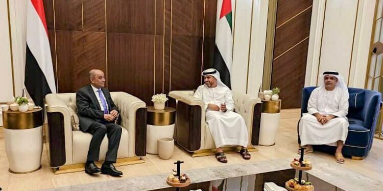 رئيس الوزراء يصل الى الامارات في زيارة رسمية