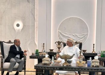 الزُبيدي والمحرمي  يبحثان مع بن بريك بالامارات توحيد الجهود الحكومية لتحسين مستوى الخدمات