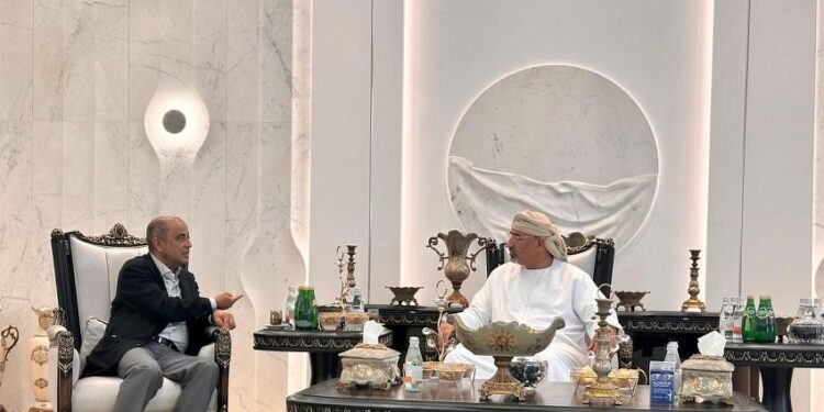 الزُبيدي والمحرمي  يبحثان مع بن بريك بالامارات توحيد الجهود الحكومية لتحسين مستوى الخدمات