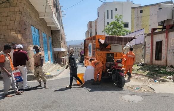 وكيل محافظة تعز يناقش مشروع ترميم المنازل المتضررة بمديرية صالة