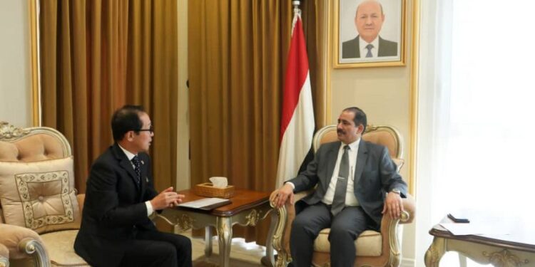 وزير الداخلية يبحث مع السفيرين الياباني والكوري التعاون الثنائي لمكافحة الإرهاب