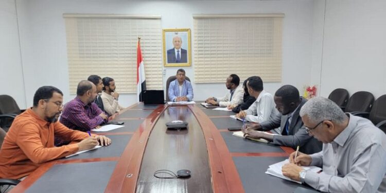 وكيل وزارة الصناعة يبحث مع برنامج الأغذية العالمي تعزيز الأمن الغذائي