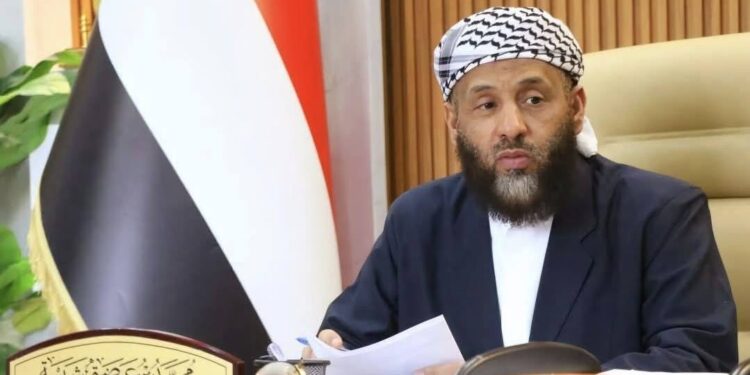 وزير الأوقاف يدين اقتحام المليشيات لجامع السنة بسعوان بصنعاء
