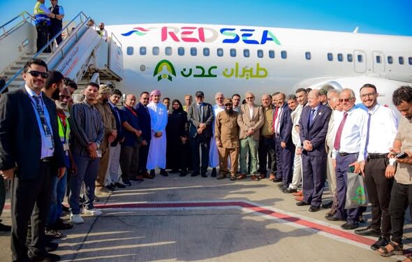 قيادة النقل وهيئة الطيران تدشنان اولى رحلات شركة طيران عدن