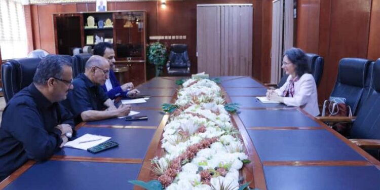 لقاء بعدن يبحث مع السفيرة الفرنسية تعزيز الدعم للقطاعين الزراعي والسمكي