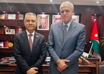 فقيرة يبحث مع رئيس هيئة الطيران الأردني تعزيز التعاون بين البلدين