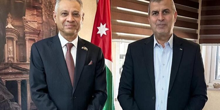 الفقيرة يبحث مع وزير الطاقة الاردني تعزيز التعاون في مجال  الثروة المعدنية