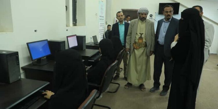 وكيل مأرب يدشن برنامج تدريبي في الرخصة الدولية لقيادة الحاسوب