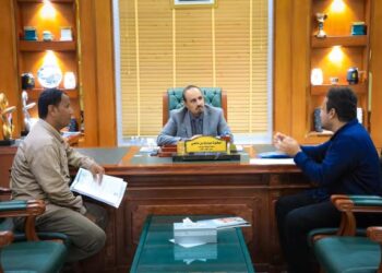 محافظ حضرموت يطلع على خطة تطوير عمل مركز الإنذار المبكر