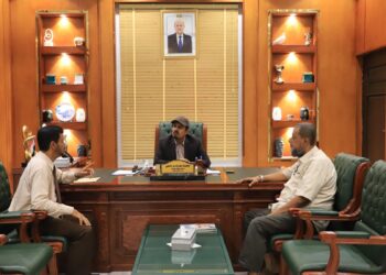 محافظ حضرموت يطلع على نشاط مكتب الجمارك ومشروع تاهيل القابلات