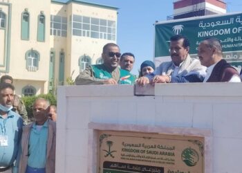 وضع حجر اساس لبدء تنفيذ مشروع مياه في هيئة مستشفى مأرب