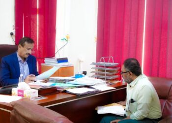 محافظ شبوة يشيد بارتفاع  تحصيل الموارد ويؤكد الدعم للمبادرات النسوية