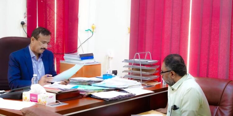 محافظ شبوة يشيد بارتفاع  تحصيل الموارد ويؤكد الدعم للمبادرات النسوية