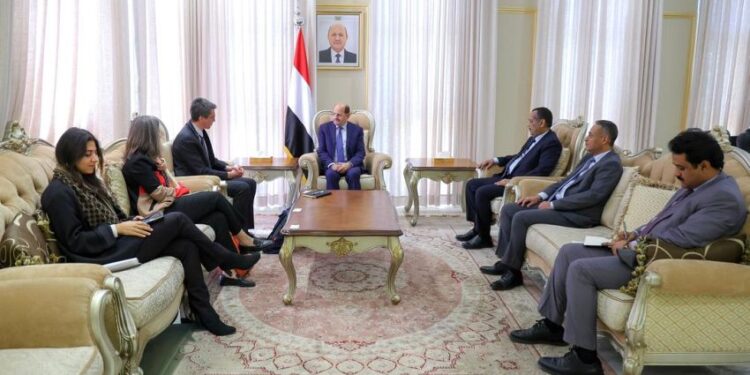 رئيس الوزراء يستعرض مع المدير الاقليمي للبنك الدولي أولويات الحكومة