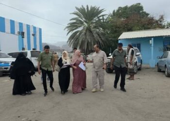 اللجنة الوطنية للتحقيق تنفذ نزولًا ميدانيًا إلى عدد من مراكز الاحتجاز  بعدن