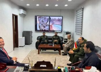 إجراء عملية الاستلام والتسليم بين رئيس مصلحة الهجرة والجوازات والجنسية